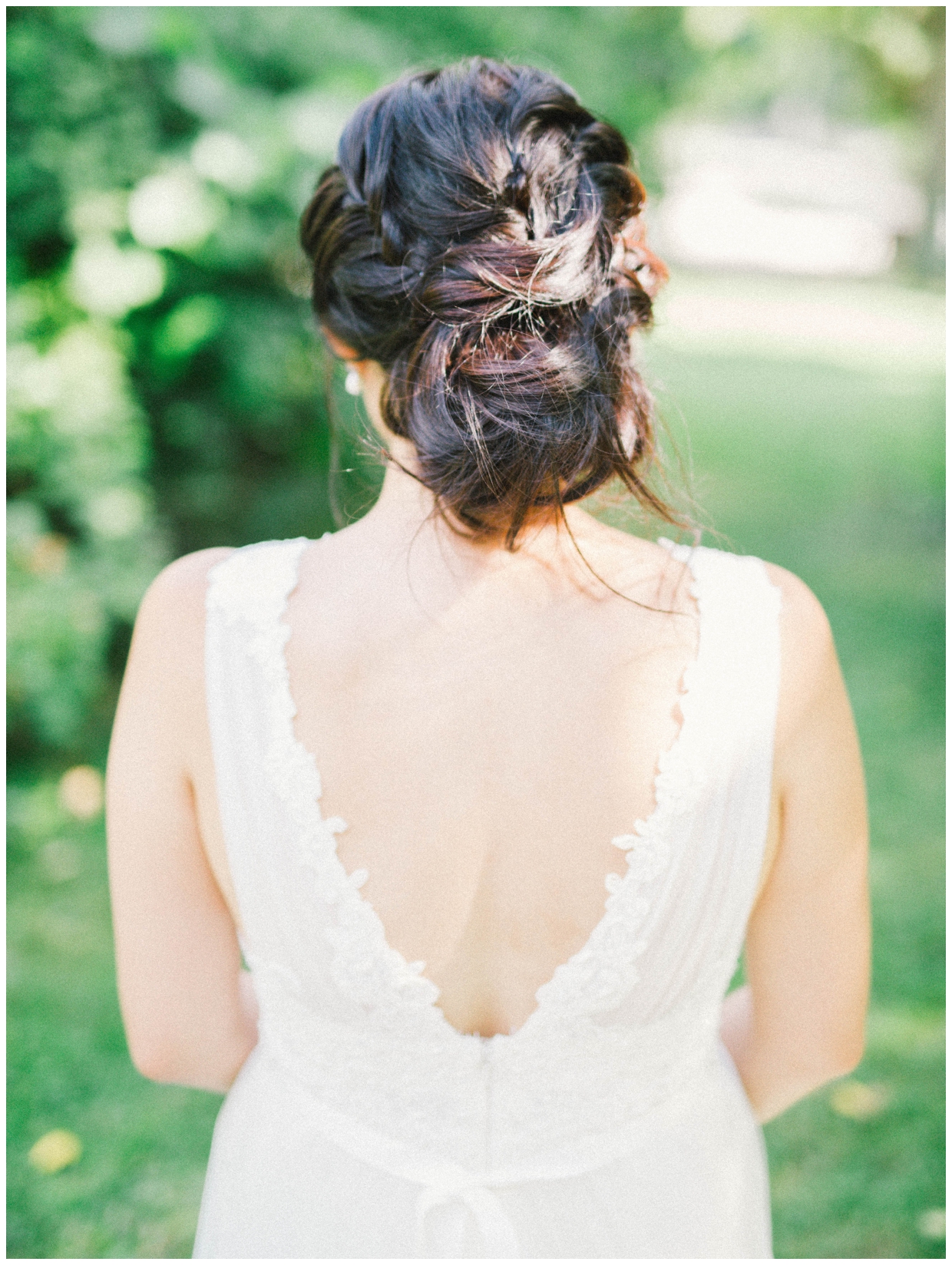 messy wedding  hairstyle